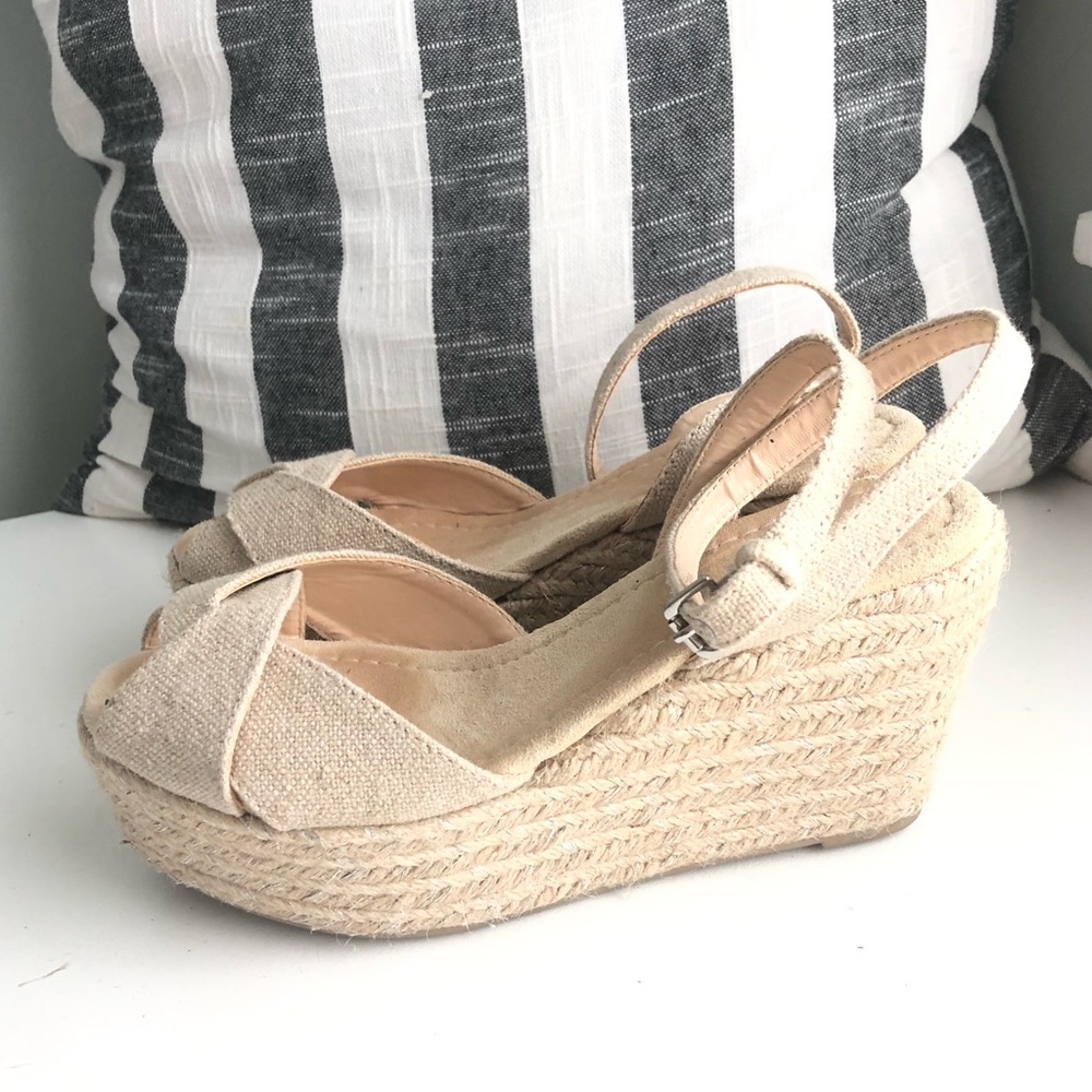 DKNY Linen Espadrilles ankle strap platforms 6.5